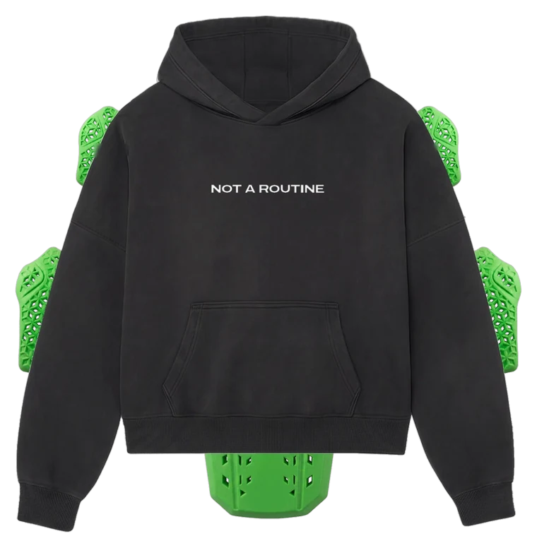 Sudadera con protecciones "NOT A ROUTINE" Negra